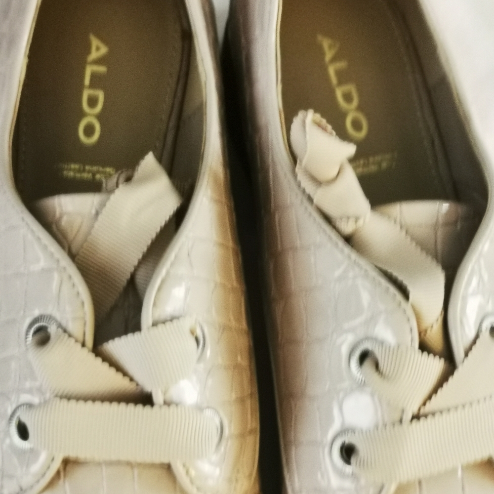 Genuine Leather pink nude Aldo Oxfords